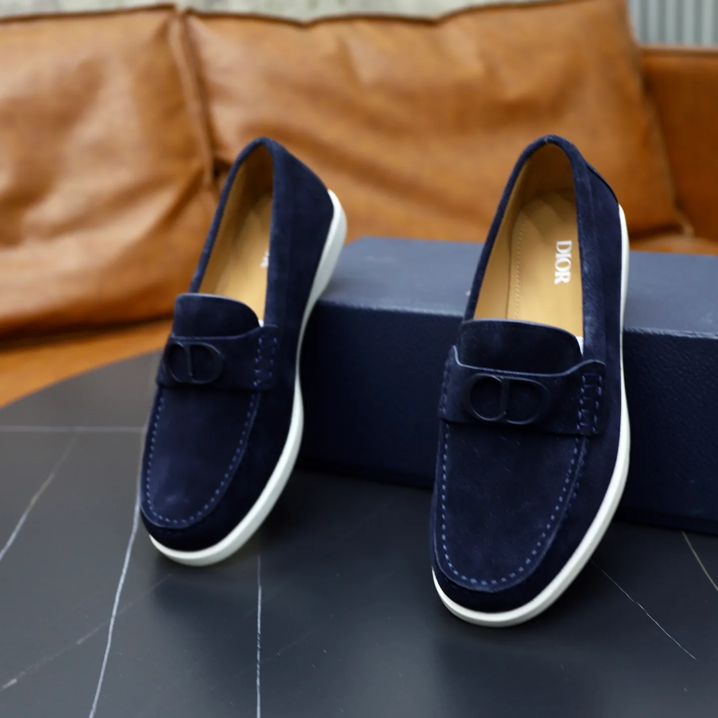 Ex-factory price: 560🙅‍♂️🙅‍♂️🙅‍♂️ Brand: Dior DIOR Standard code: Men's code 38/44 (45 can be customized) Grade: Same as the official website Material: Original cowhide stitching, cowhide lining, original TPU wear-resistant soft outsole Style categories: Leisure and sports version, footwear for driving, young fashion, European and American trends, British style Color: actual picture color